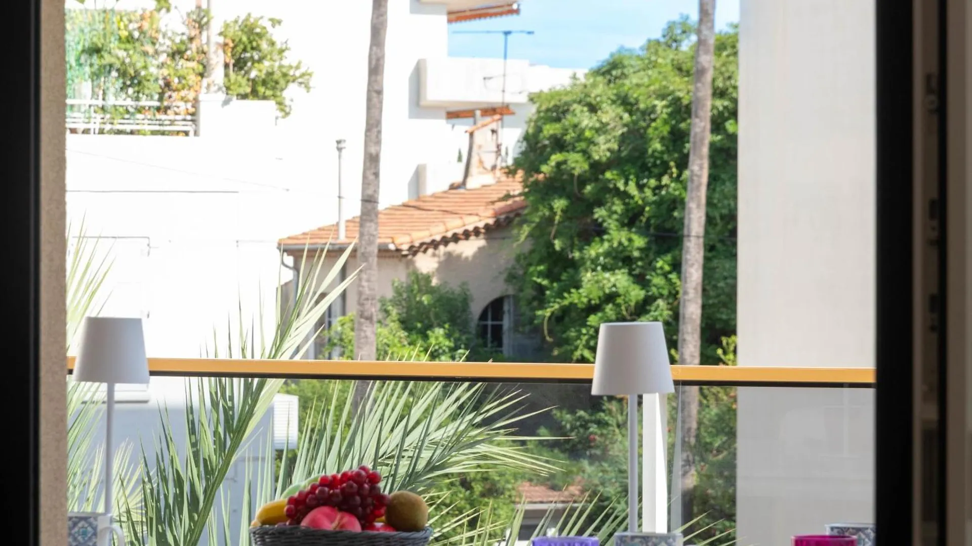 3-Br Apartment With Pool Parking & Beaches 100M Away Cannes 0*,  Frankrijk