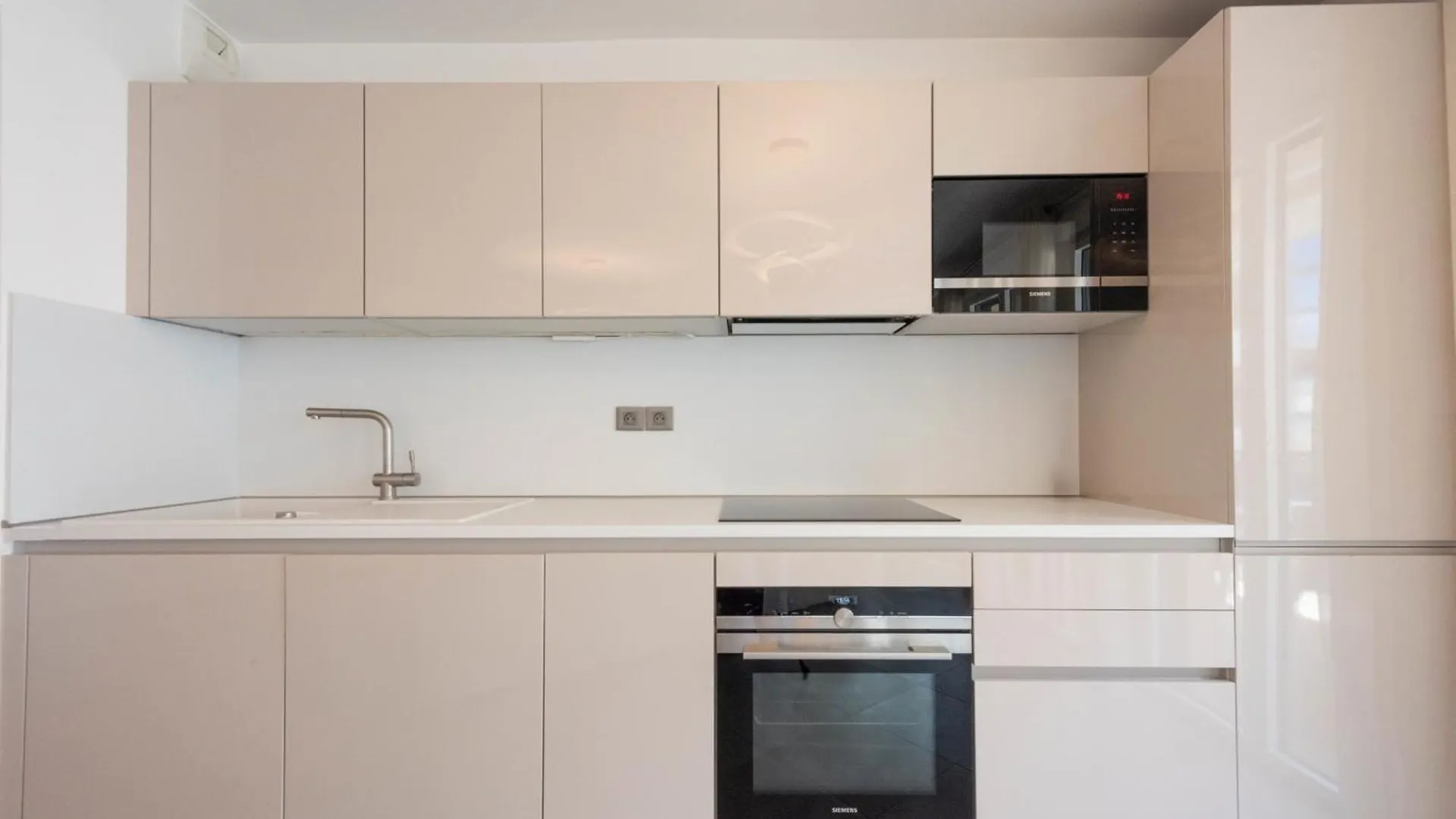 3-Br Apartment With Pool Parking & Beaches 100M Away Cannes France