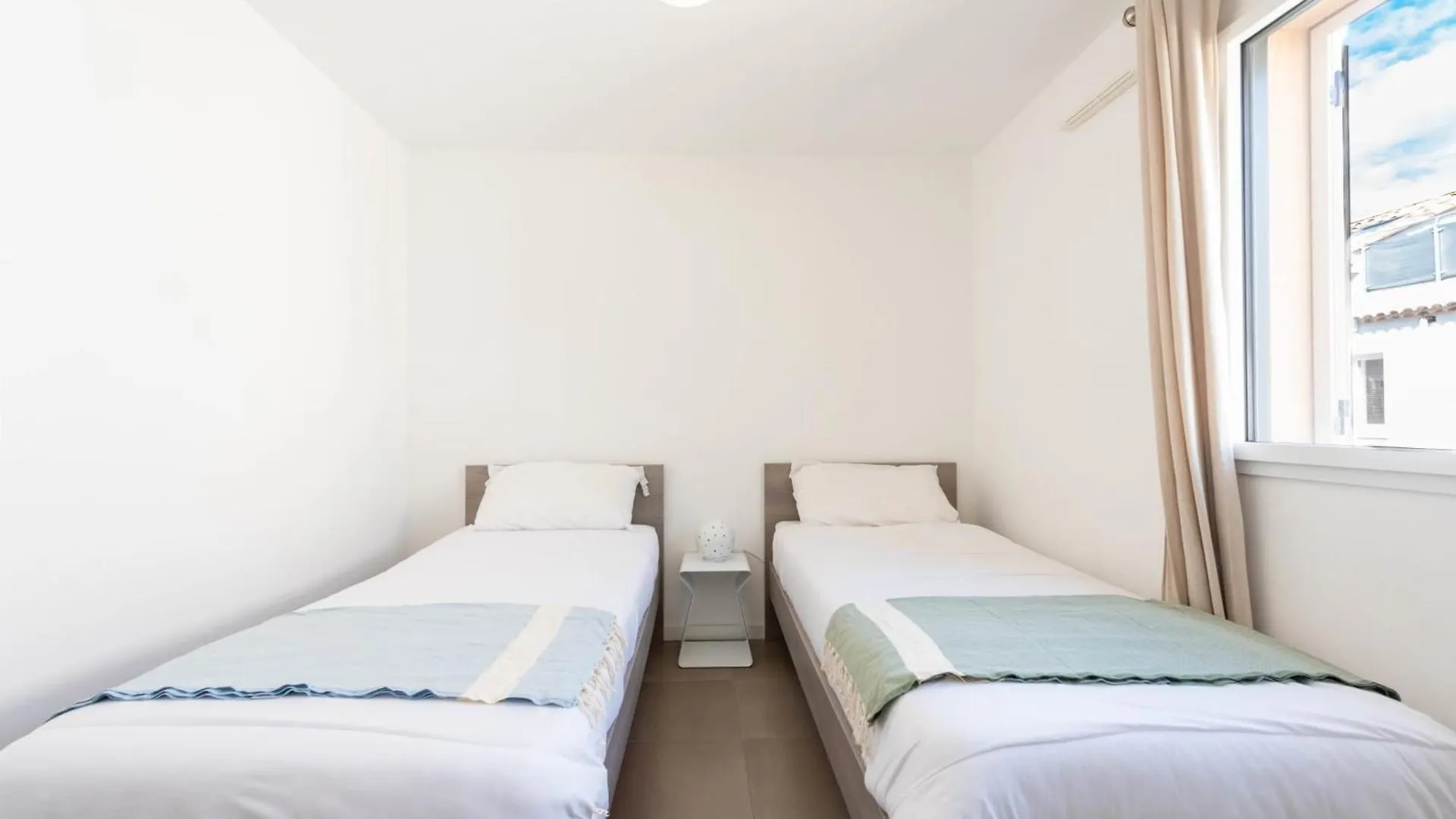 3-Br Apartment With Pool Parking & Beaches 100M Away Cannes