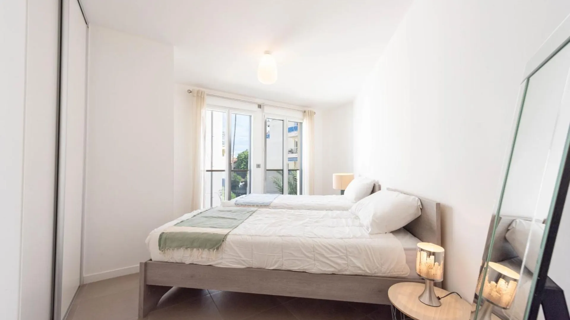 3-Br Apartment With Pool Parking & Beaches 100M Away Cannes