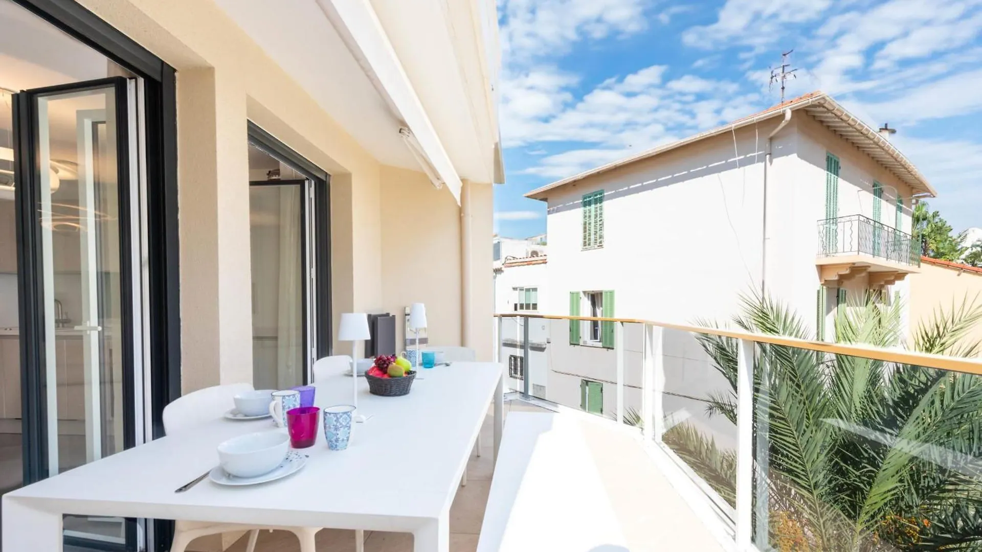3-Br Apartment With Pool Parking & Beaches 100M Away Cannes Frankreich